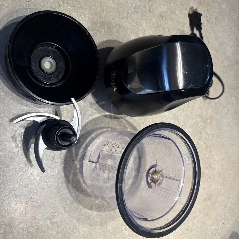 Ninja Express Chop 200W 16oz Black Food‎ Chopper NJ110 Works See Photos